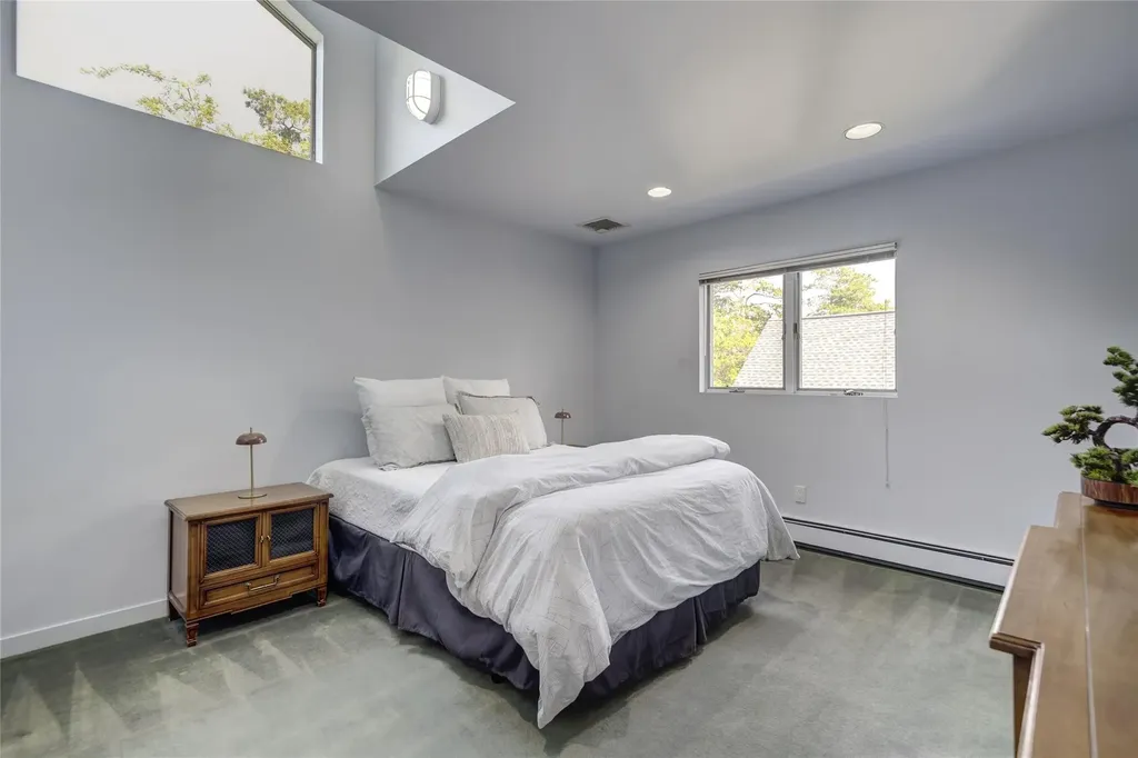 64 Highland Avenue Roslyn NY 11576