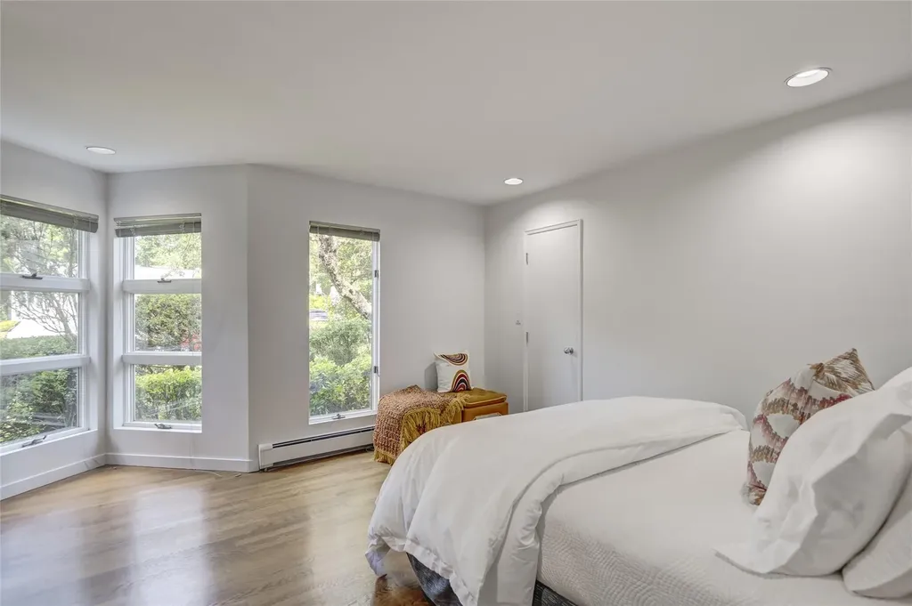 64 Highland Avenue Roslyn NY 11576