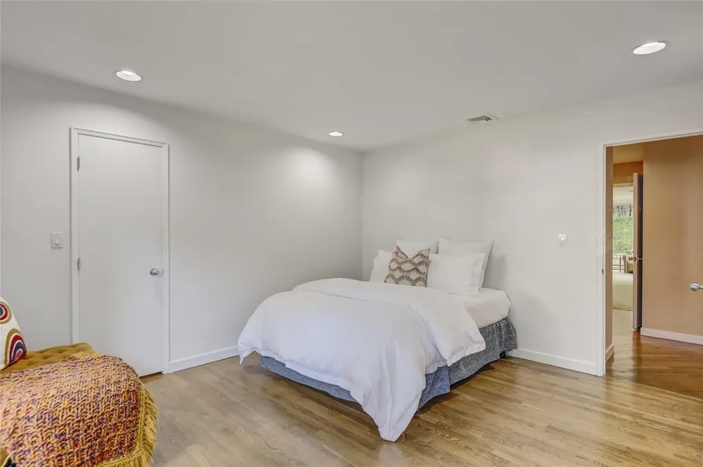 64 Highland Avenue Roslyn NY 11576