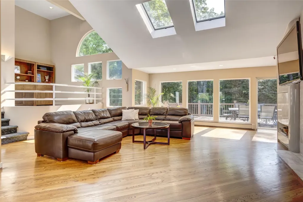 64 Highland Avenue Roslyn NY 11576