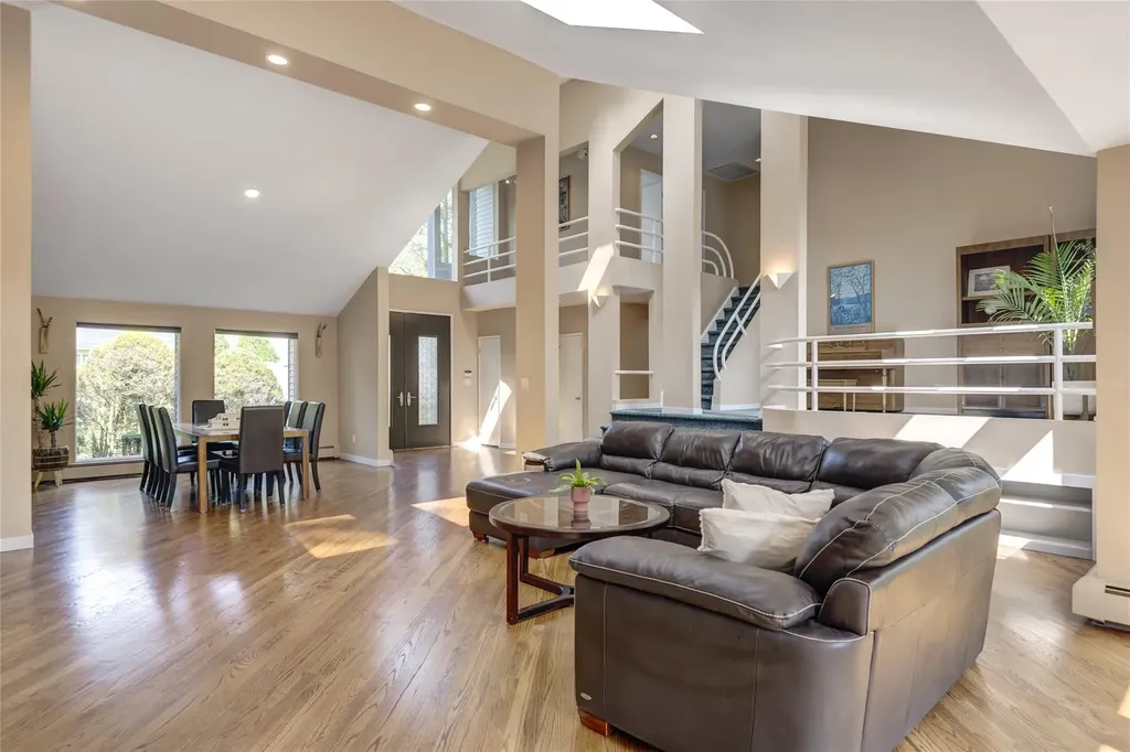 64 Highland Avenue Roslyn NY 11576
