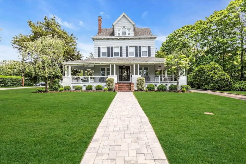 33 Nelson Avenue Blue Point NY 11715