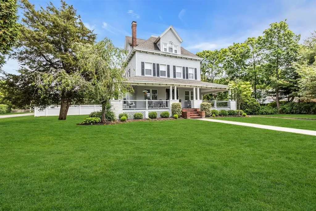33 Nelson Avenue Blue Point NY 11715