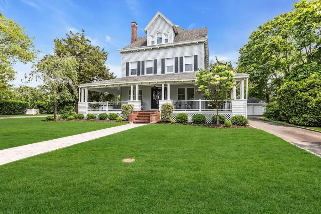 33 Nelson Avenue Blue Point NY 11715