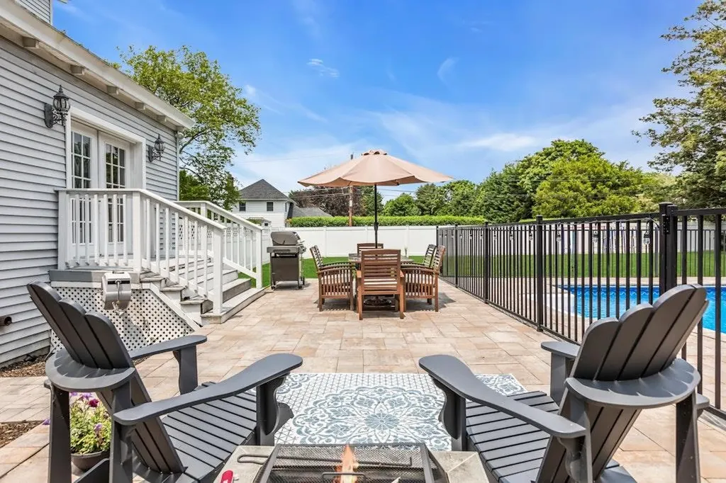 33 Nelson Avenue Blue Point NY 11715