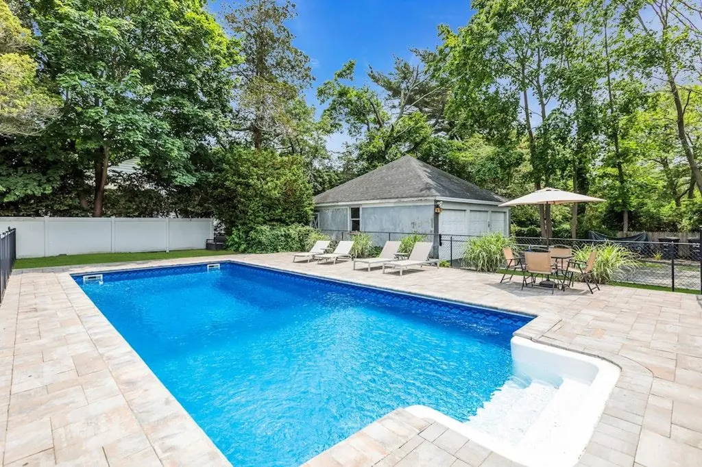 33 Nelson Avenue Blue Point NY 11715