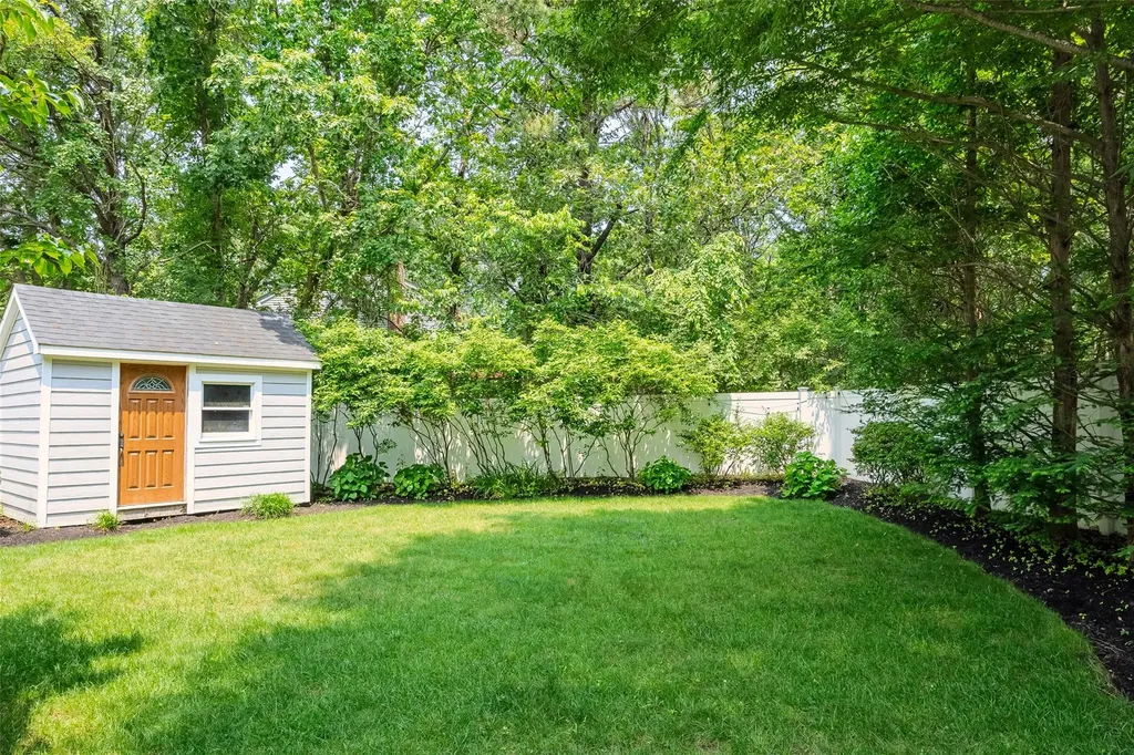335 Parkside Avenue Miller Place NY 11764