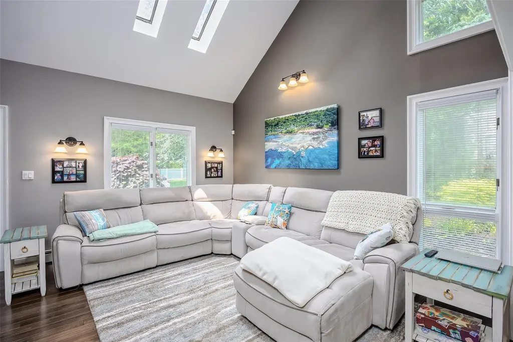335 Parkside Avenue Miller Place NY 11764