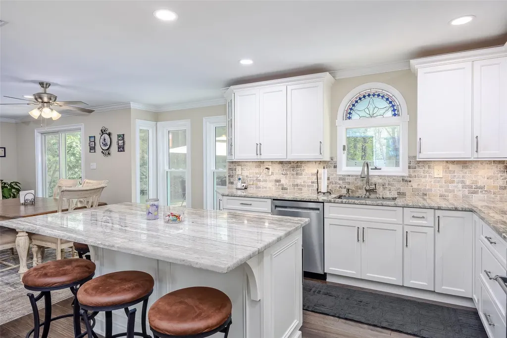 335 Parkside Avenue Miller Place NY 11764