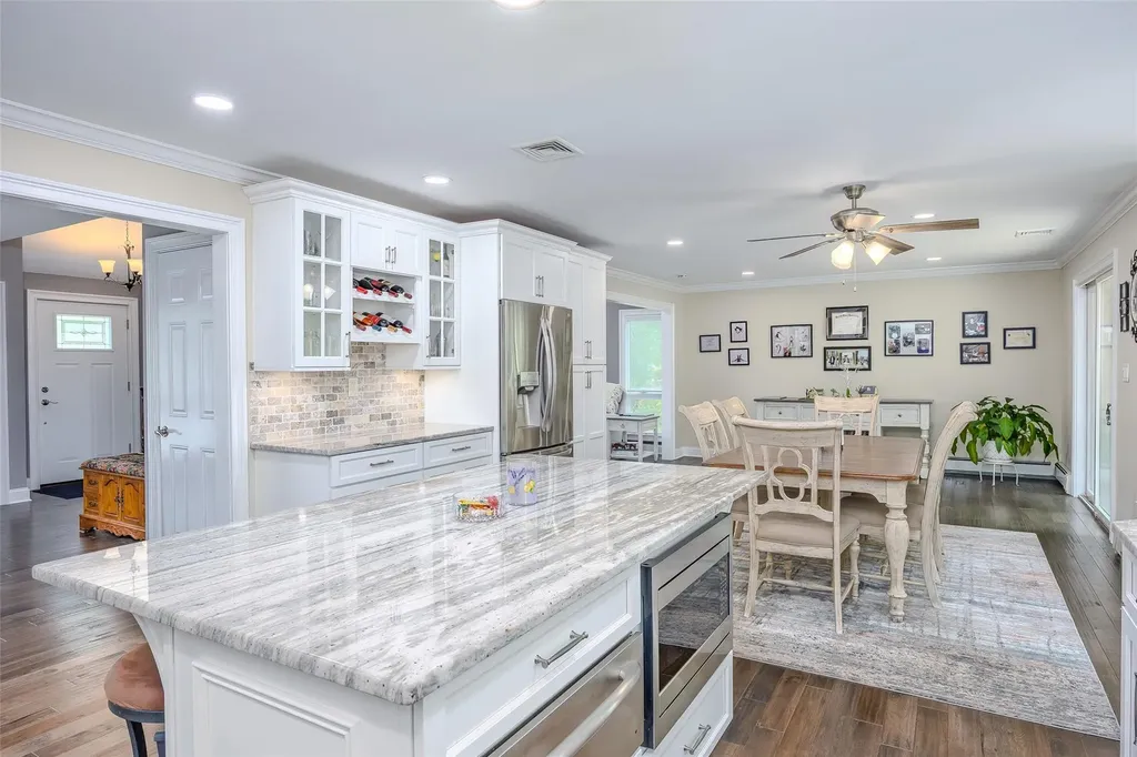 335 Parkside Avenue Miller Place NY 11764