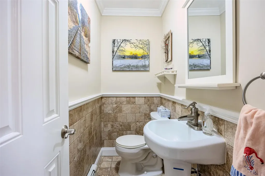 335 Parkside Avenue Miller Place NY 11764