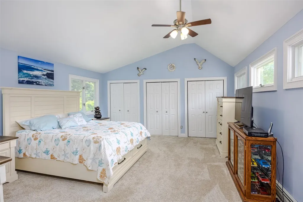 335 Parkside Avenue Miller Place NY 11764