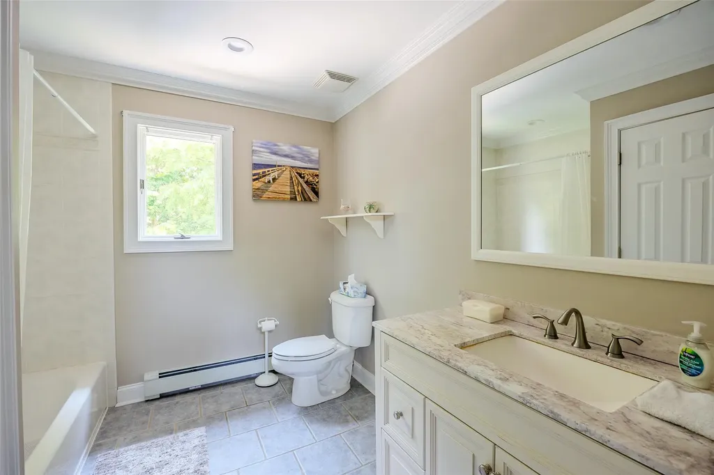 335 Parkside Avenue Miller Place NY 11764