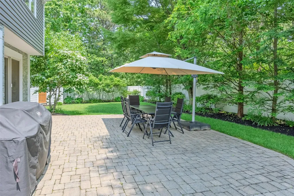 335 Parkside Avenue Miller Place NY 11764
