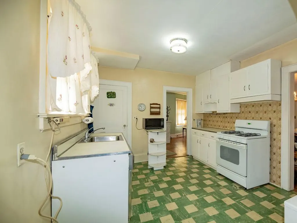 29 Devon Road Hempstead NY 11550