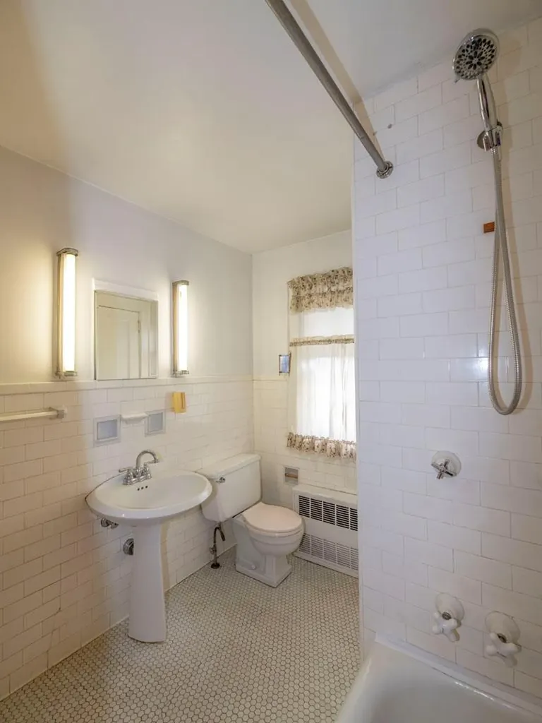 29 Devon Road Hempstead NY 11550