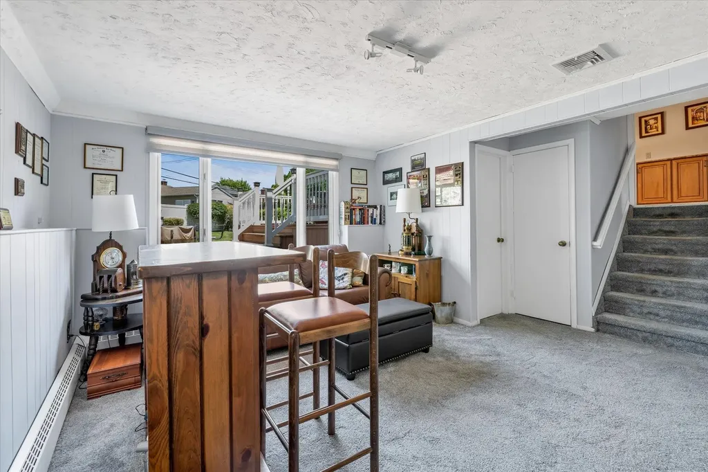 1182 Adrienne Lane Seaford NY 11783