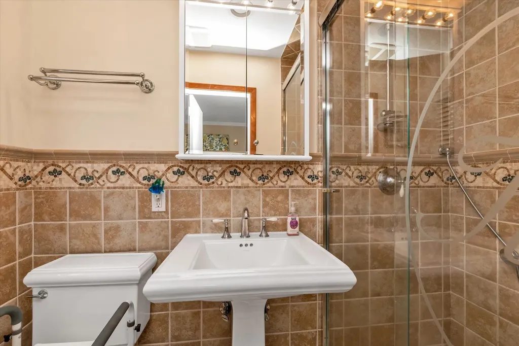 1182 Adrienne Lane Seaford NY 11783