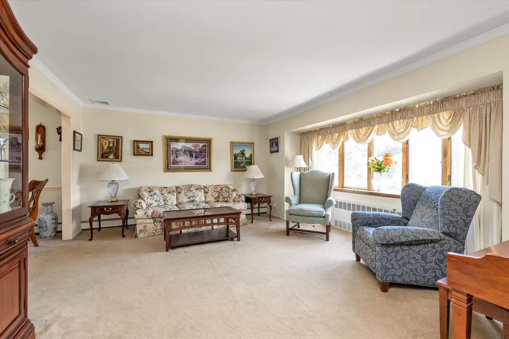 1182 Adrienne Lane Seaford NY 11783