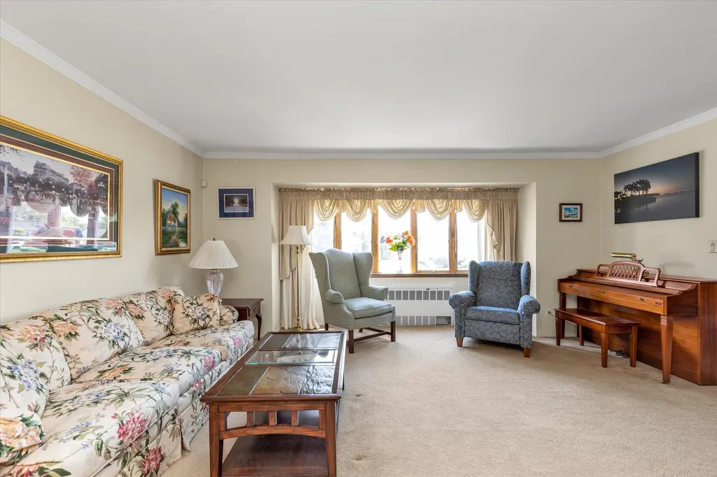 1182 Adrienne Lane Seaford NY 11783