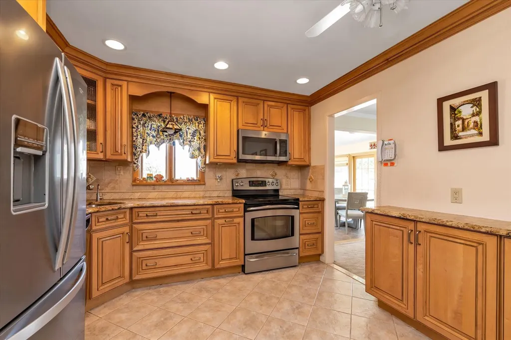 1182 Adrienne Lane Seaford NY 11783