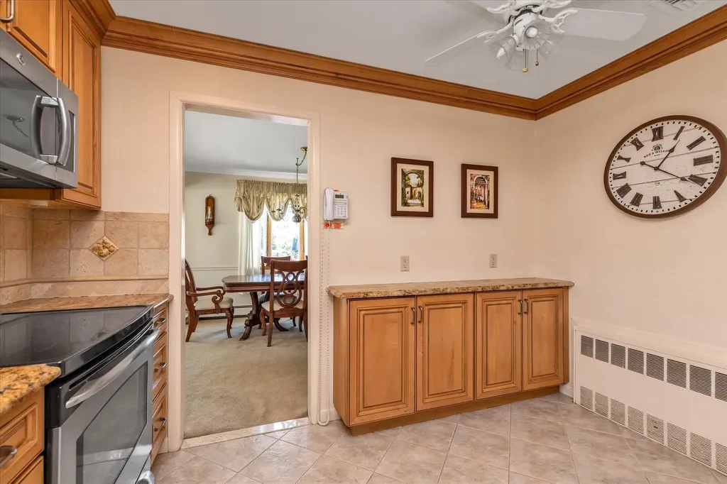 1182 Adrienne Lane Seaford NY 11783