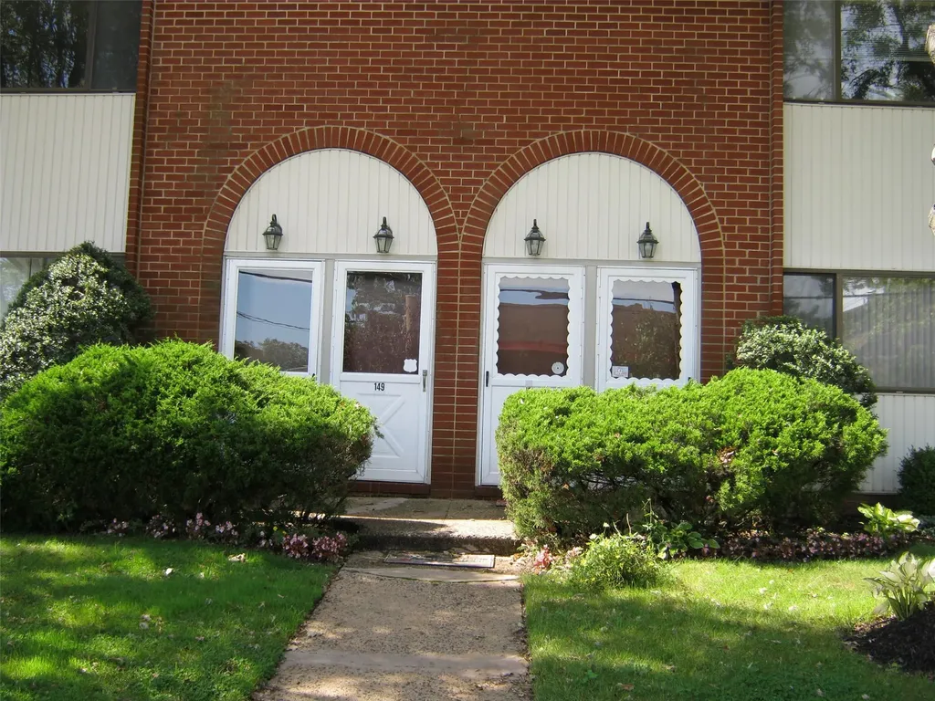665 Chestnut Street Cedarhurst NY 11516