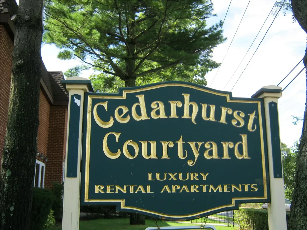 665 Chestnut Street Cedarhurst NY 11516