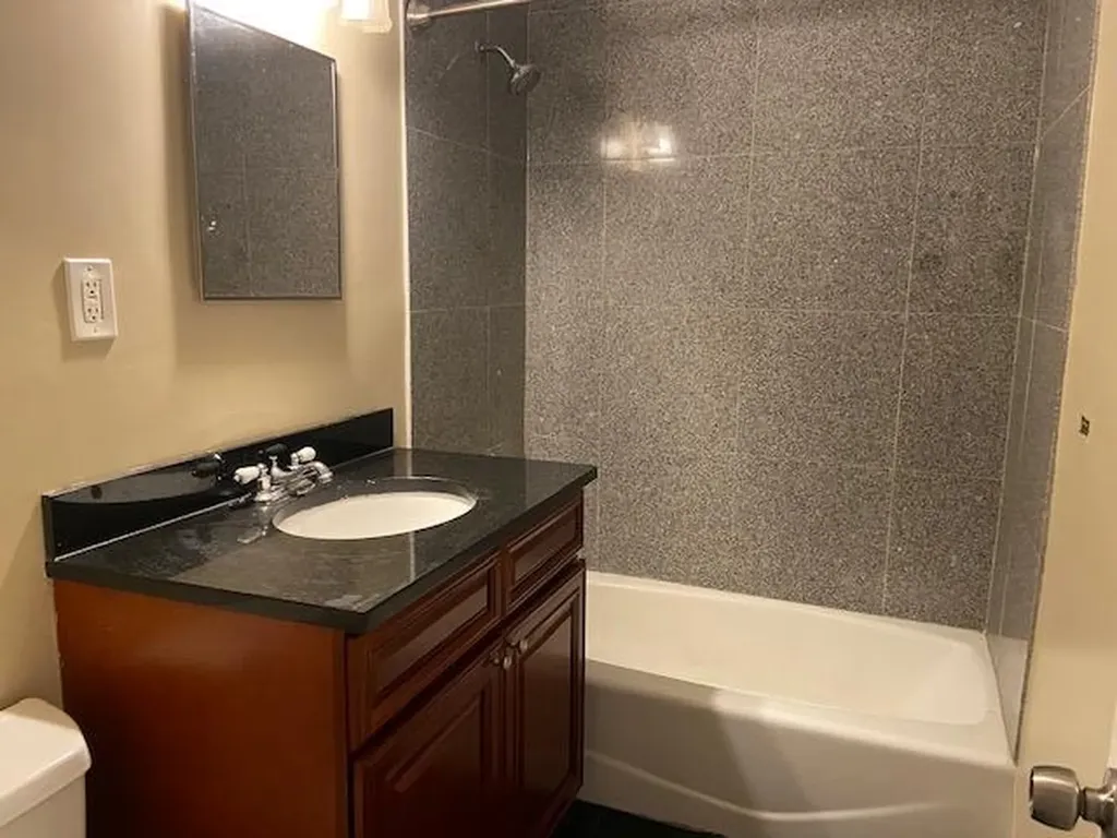 665 Chestnut Street Cedarhurst NY 11516