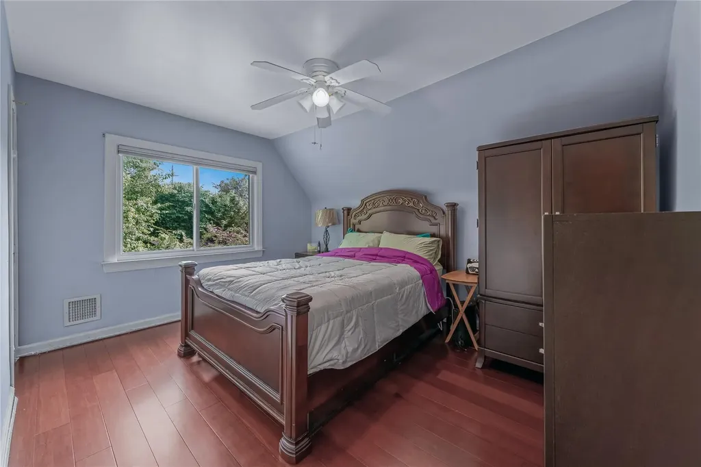 72 Harris Avenue Hewlett NY 11557