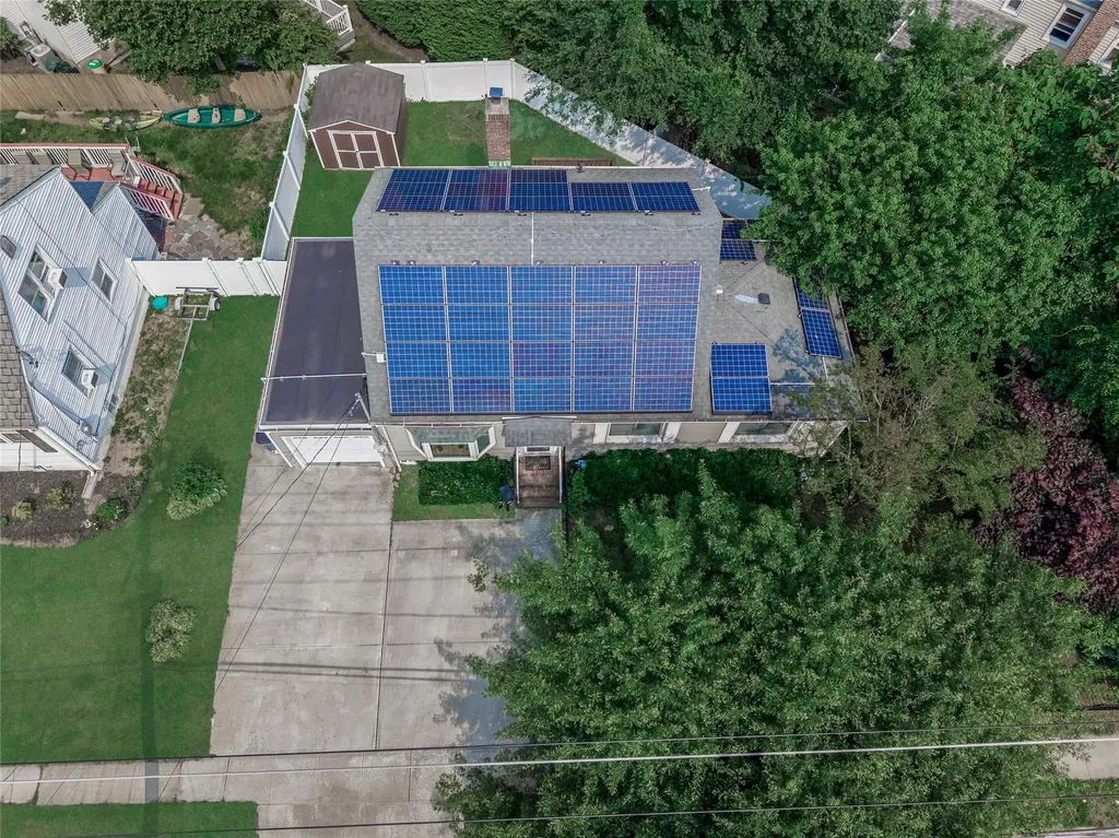 72 Harris Avenue Hewlett NY 11557