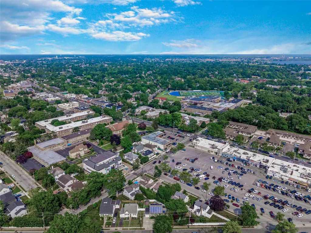 72 Harris Avenue Hewlett NY 11557