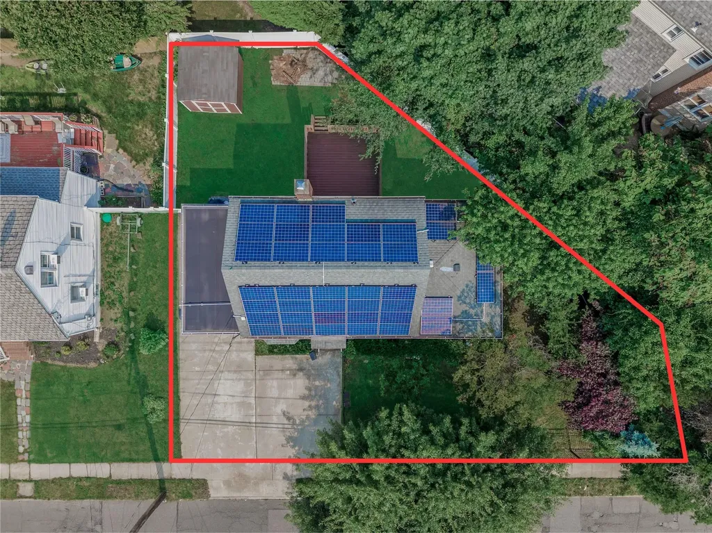 72 Harris Avenue Hewlett NY 11557
