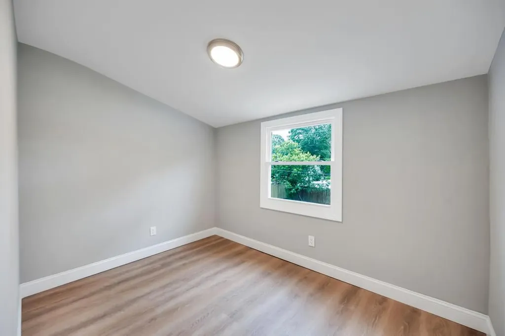 28 Hettys Path Farmingville NY 11738