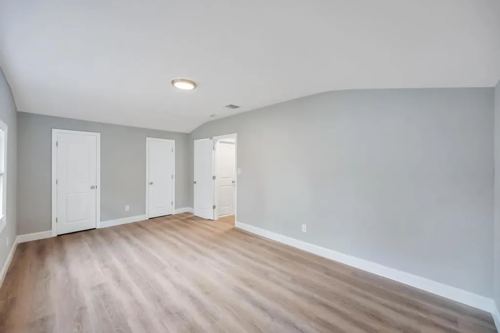 28 Hettys Path Farmingville NY 11738