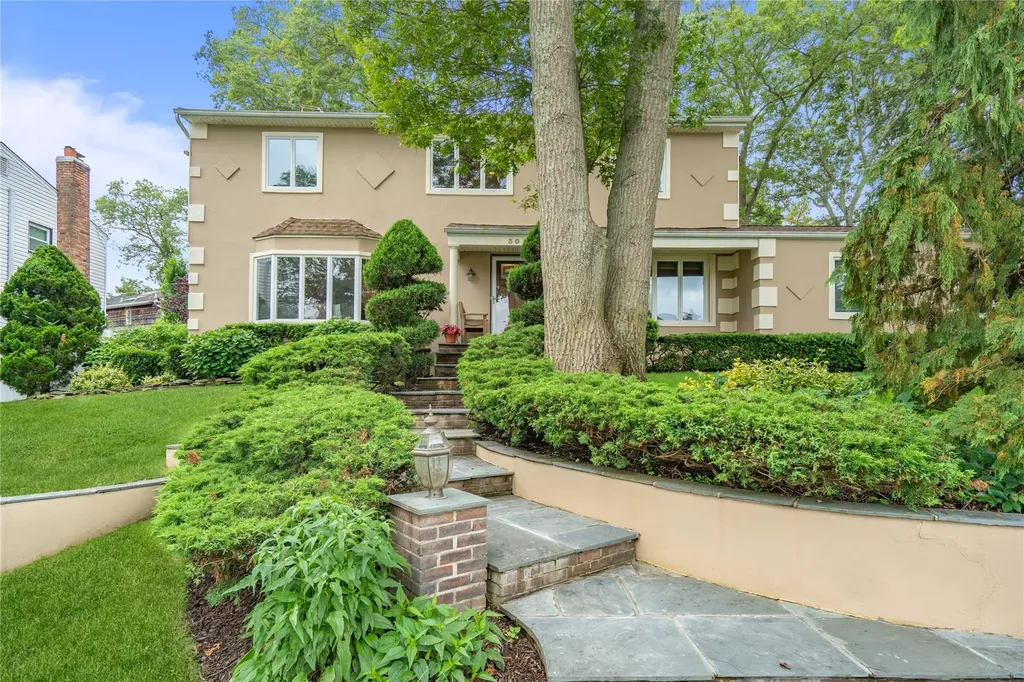 30 Frankie Lane Old Bethpage NY 11804