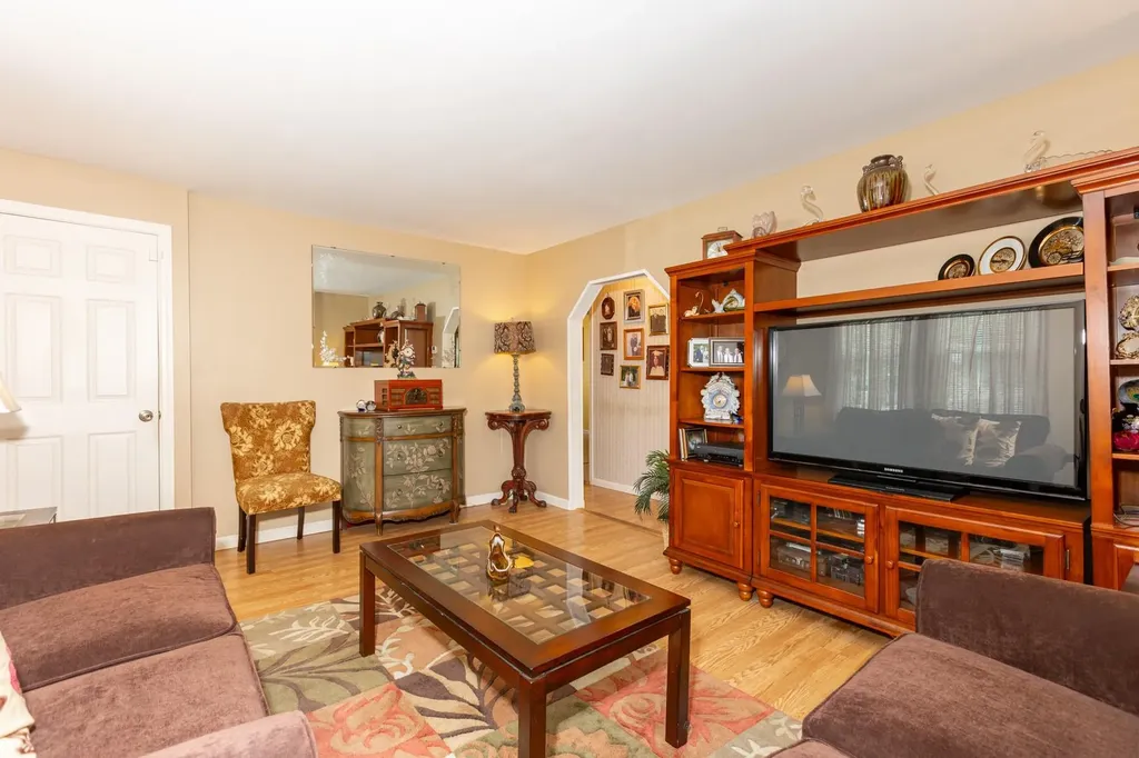 262 Park Avenue Babylon NY 11702