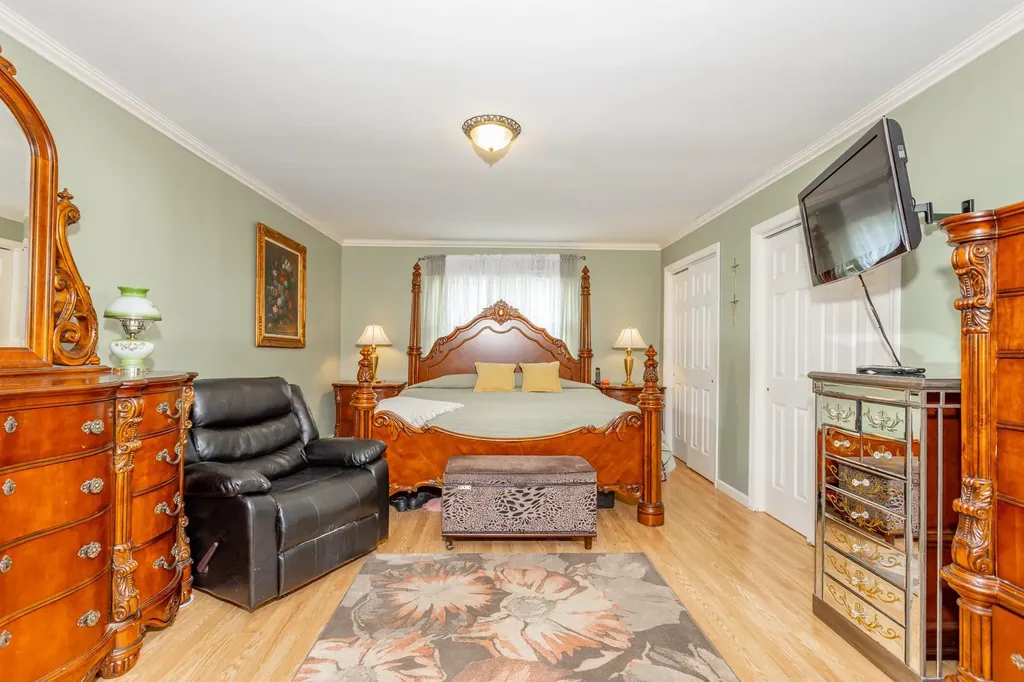 262 Park Avenue Babylon NY 11702