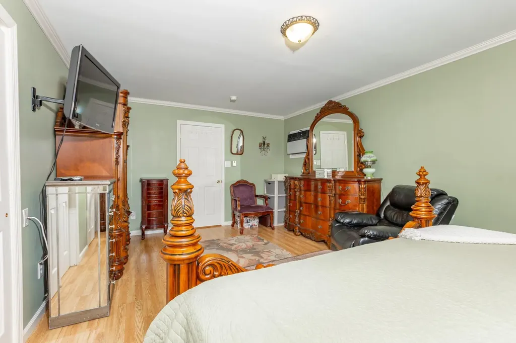 262 Park Avenue Babylon NY 11702
