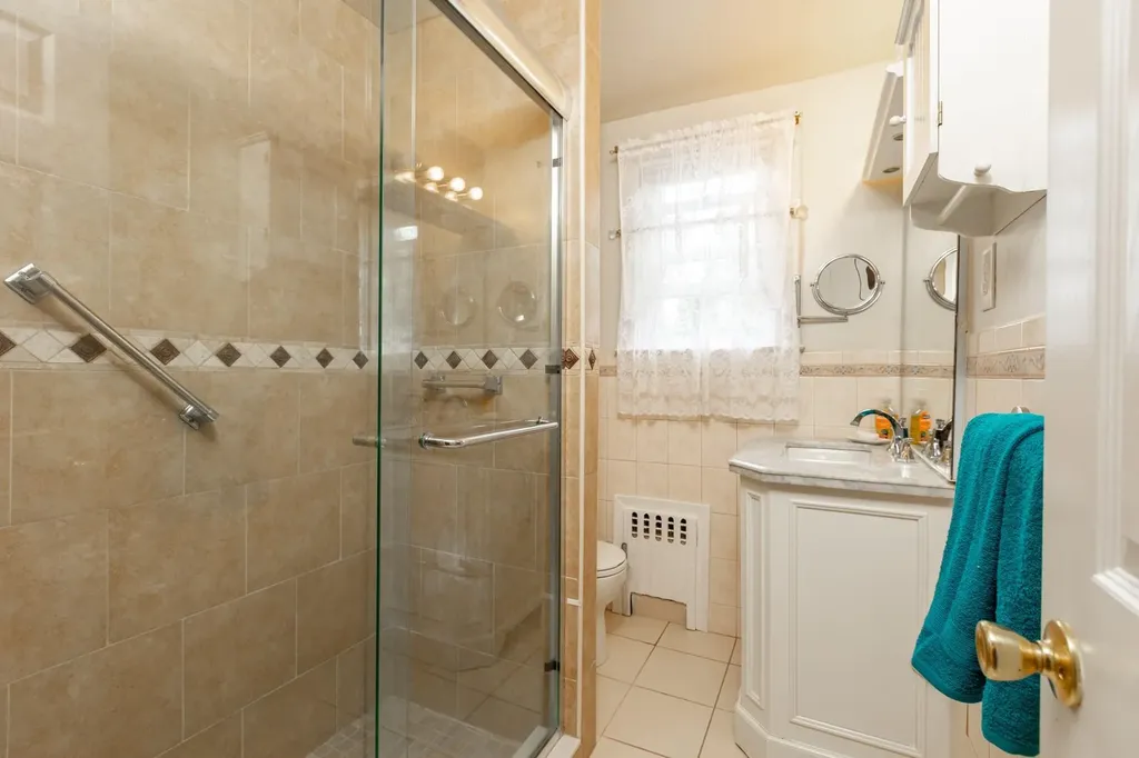 262 Park Avenue Babylon NY 11702