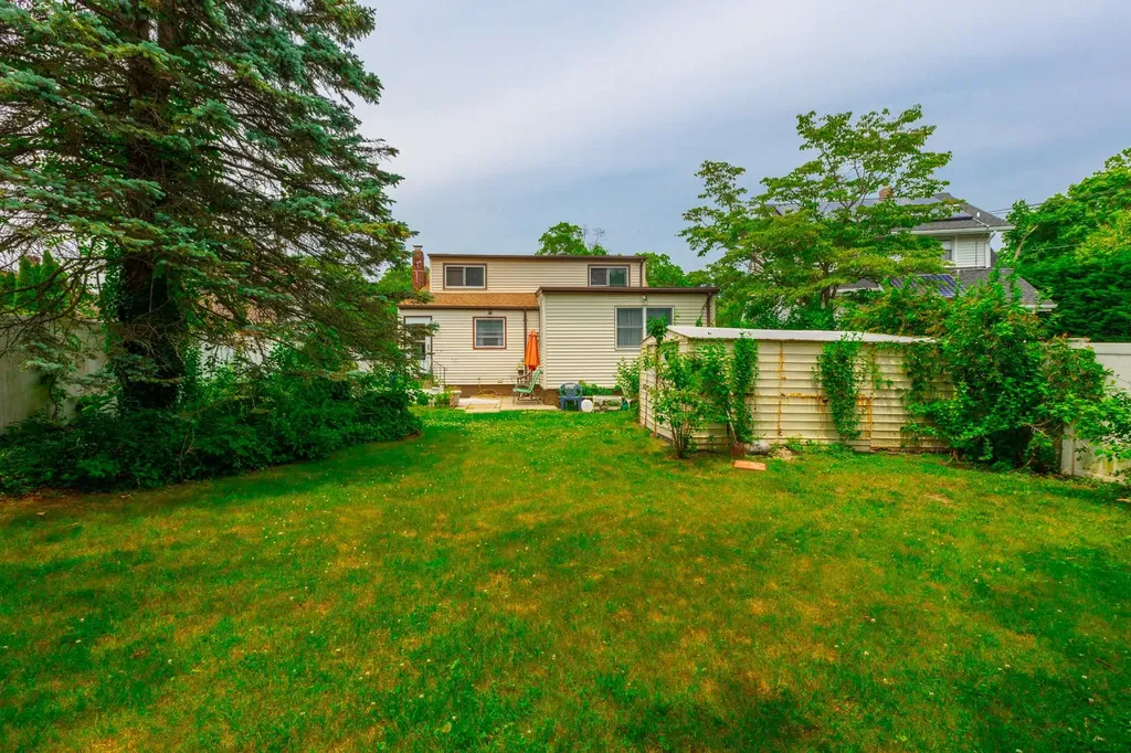262 Park Avenue Babylon NY 11702
