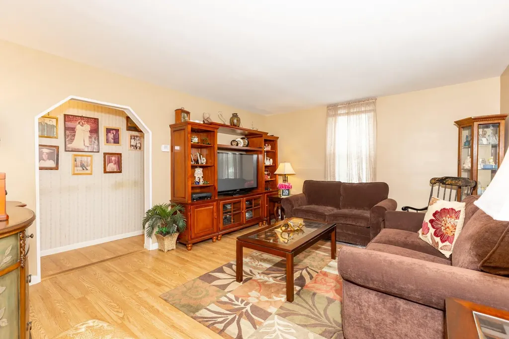 262 Park Avenue Babylon NY 11702