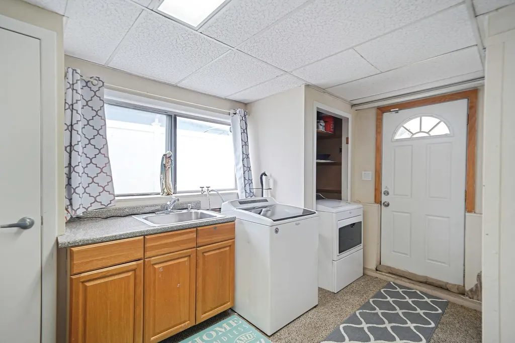 150 Pratt Street West Babylon NY 11704