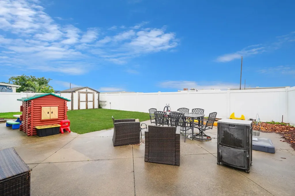 150 Pratt Street West Babylon NY 11704