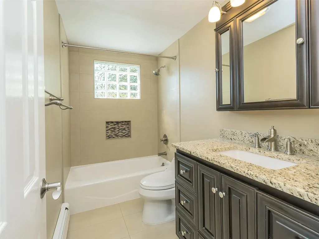 1 Barry Drive Glen Cove NY 11542
