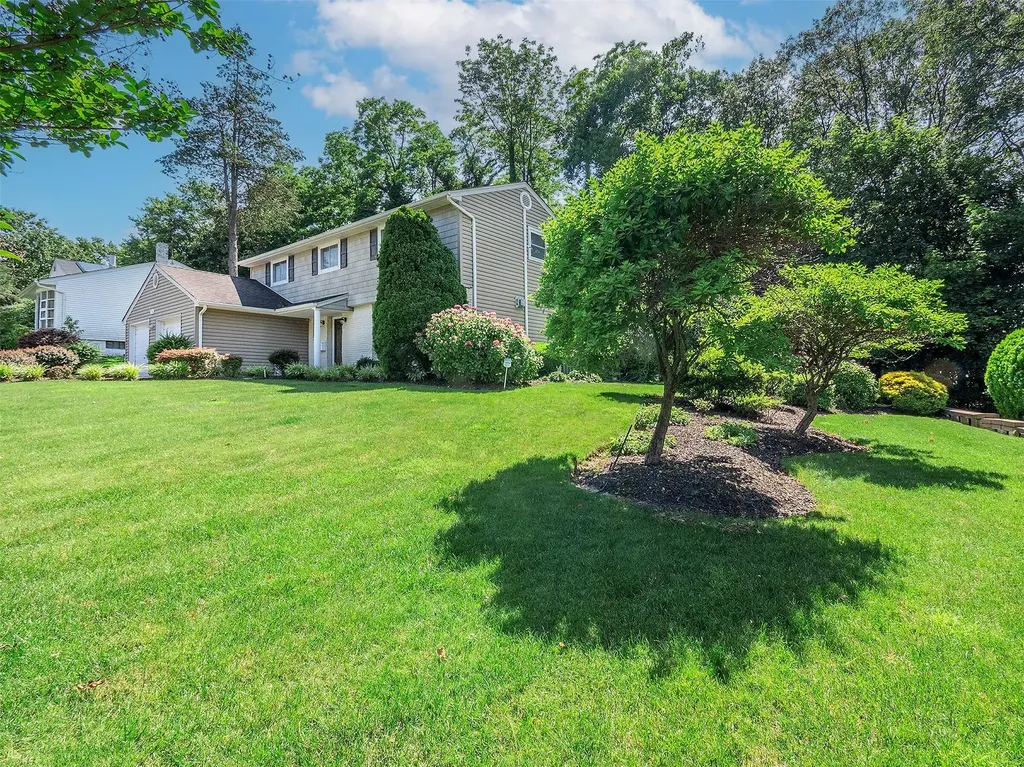 1 Barry Drive Glen Cove NY 11542