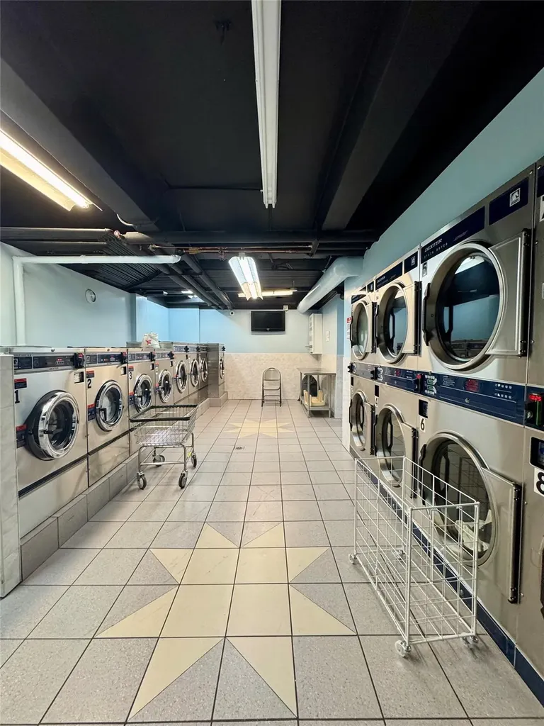37-27 86 Street Flushing NY 11372