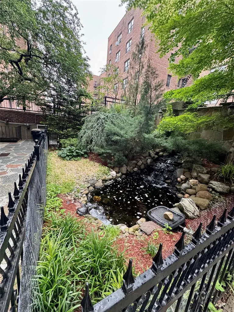 37-27 86 Street Flushing NY 11372