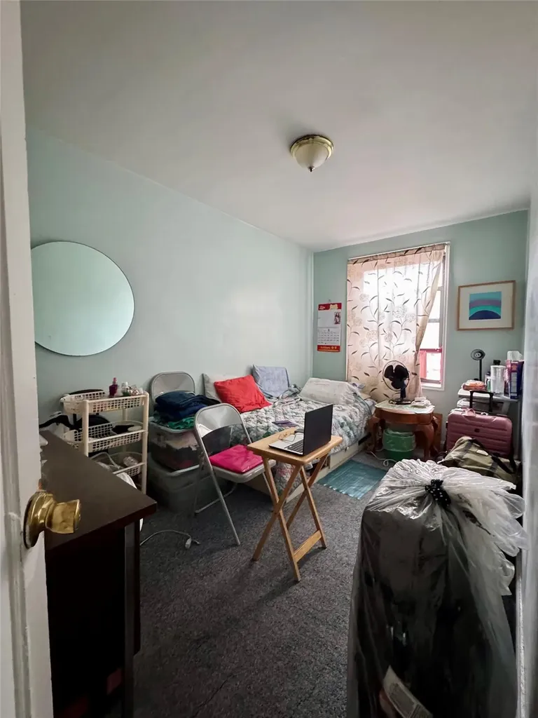 37-27 86 Street Flushing NY 11372