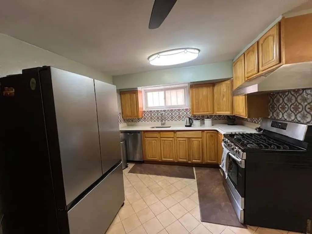 2558 E 2nd Street Brooklyn NY 11223